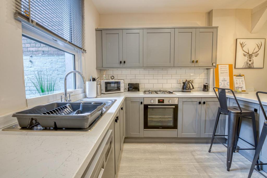 Charming City Home, Beside The Serene Ormeau Park Belfast Eksteriør bilde