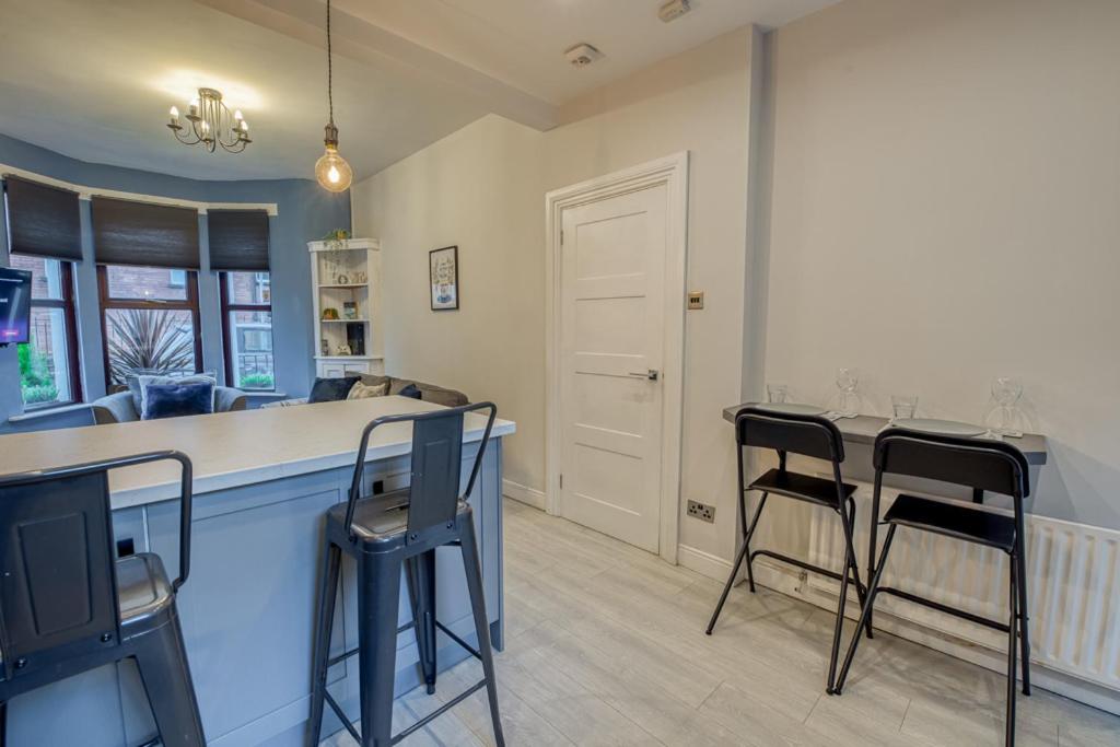 Charming City Home, Beside The Serene Ormeau Park Belfast Eksteriør bilde