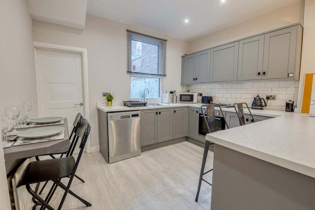 Charming City Home, Beside The Serene Ormeau Park Belfast Eksteriør bilde